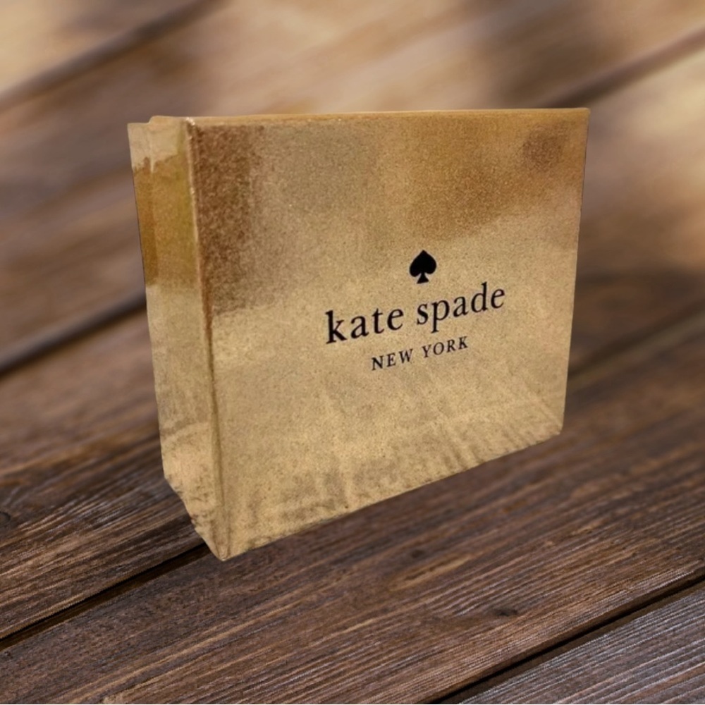 NWT Kate Spade Wallet 🔥 - Picture 4 of 8